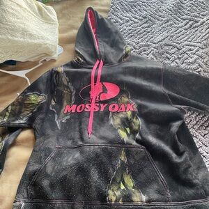 Mossy Oak Black and Pink Fuzzy Hoodie